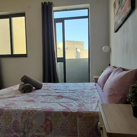فندق مبيت وإفطار Private In A Penthouse In Malta Between Capital Of Valletta And St Julians Nightlife 3*