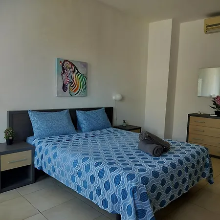 Couette-café Private In A Penthouse In Malta Between Capital Of Valletta And St Julians Nightlife 3*