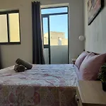 فندق مبيت وإفطار Private In A Penthouse In Malta Between Capital Of Valletta And St Julians Nightlife 3*