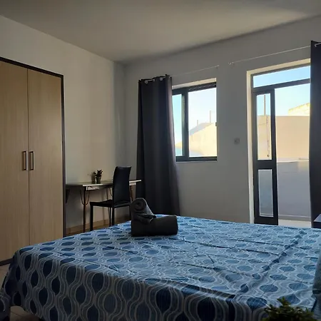 Private Rooms In A Penthouse In Malta Between Capital Of Valletta And St Julians Nightlife *