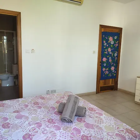 Bed & Breakfast Private Rooms In A Penthouse In Malta Between Capital Of Valletta And St Julians Nightlife Msida
