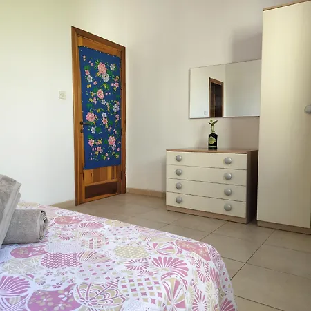 Private Rooms In A Penthouse In Malta Between Capital Of Valletta And St Julians Nightlife *