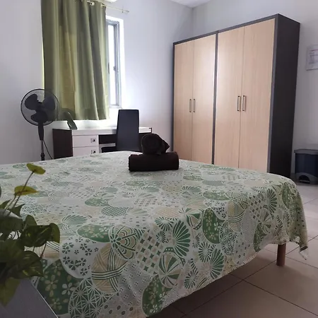 Private In A Penthouse In Malta Between Capital Of Valletta And St Julians Nightlife 3*