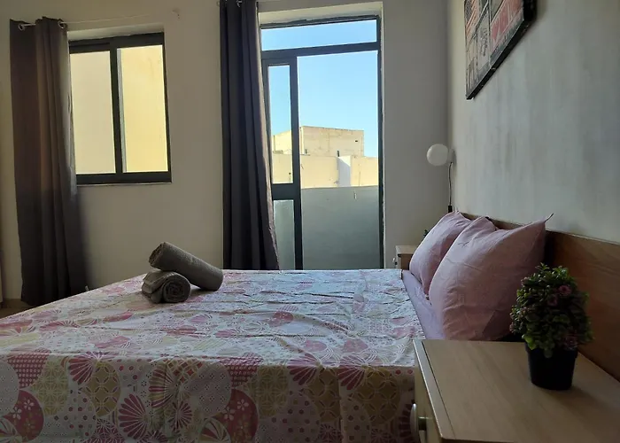 B&B Private In A Penthouse In Malta Between Capital Of Valletta And St Julians Nightlife 3*