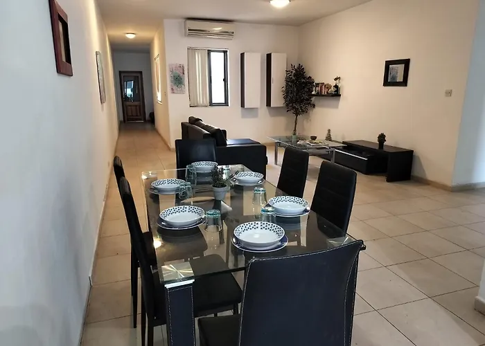 Private In A Penthouse In Malta Between Capital Of Valletta And St Julians Nightlife B&B