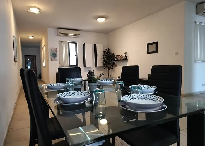 Private In A Penthouse In Malta Between Capital Of Valletta And St Julians Nightlife B&B 3*