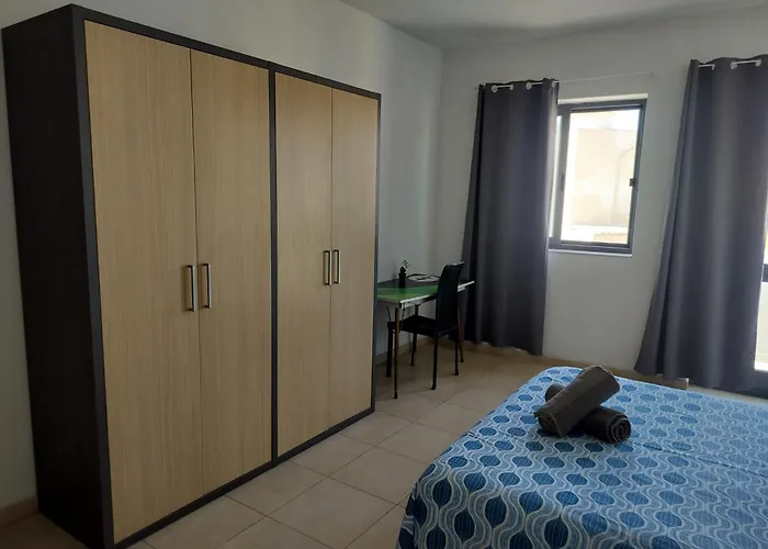 Private In A Penthouse In Malta Between Capital Of Valletta And St Julians Nightlife B&B Msida