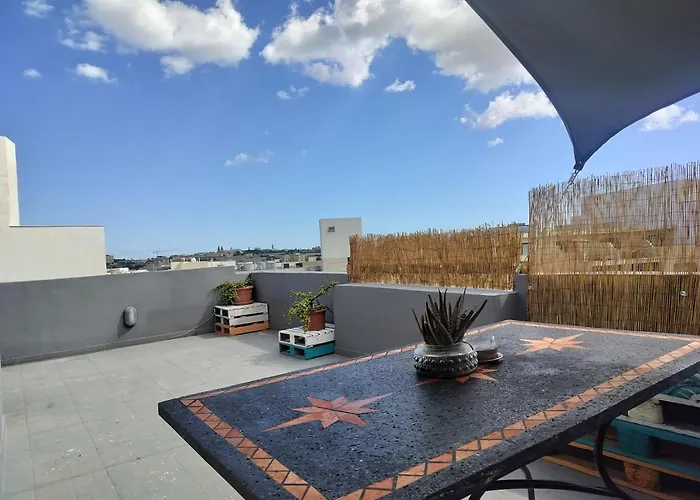 B&B Private In A Penthouse In Malta Between Capital Of Valletta And St Julians Nightlife 3*