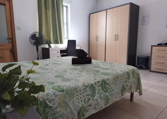 Private In A Penthouse In Malta Between Capital Of Valletta And St Julians Nightlife 3*