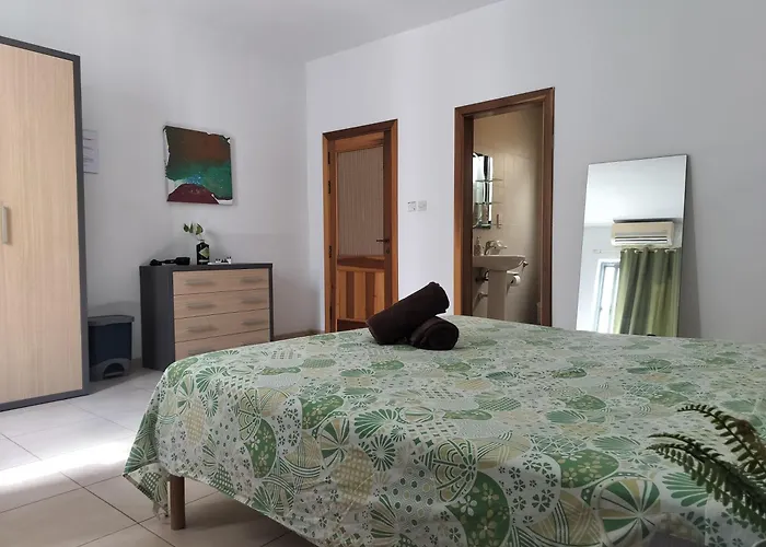 B&B Private In A Penthouse In Malta Between Capital Of Valletta And St Julians Nightlife 3*